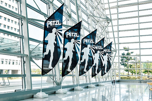 遠くからでも一目瞭然！集客を助けるのぼり・看板の選び方